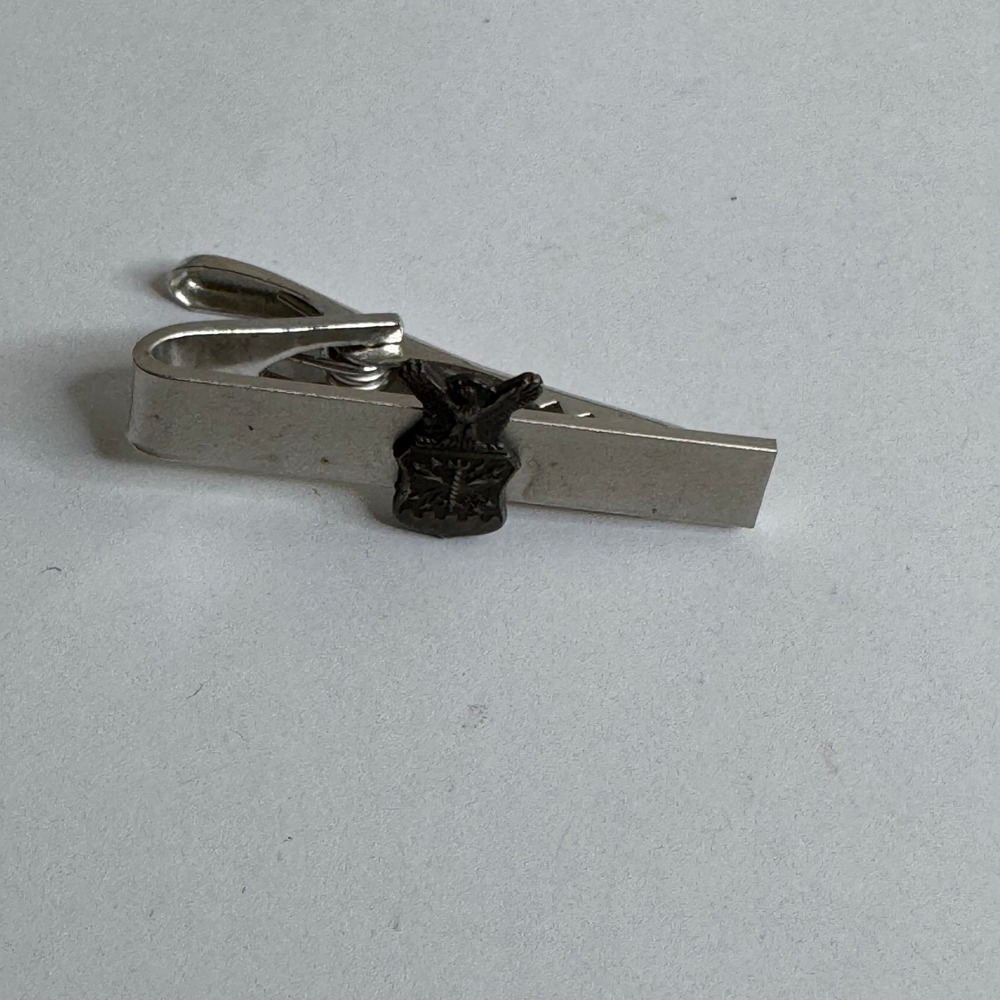 Vintage US Air Force USAF Eagle Shield Crest Silver Tone Tie Clip Bar Military